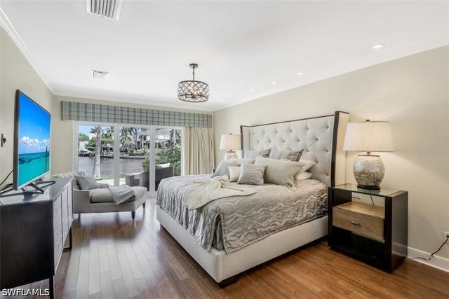 655 Galleon DR, Naples, FL 34102