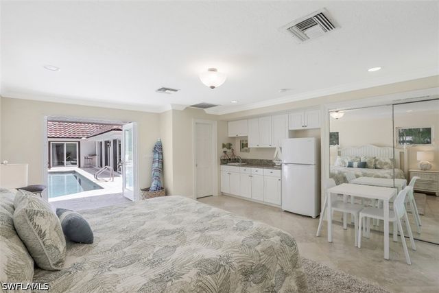 655 Galleon DR, Naples, FL 34102