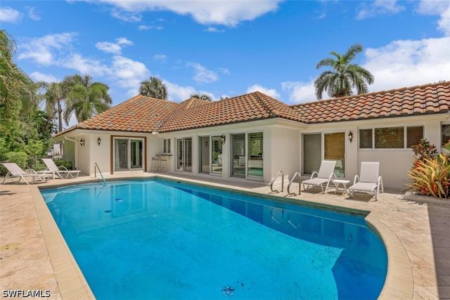 655 Galleon DR, Naples, FL 34102