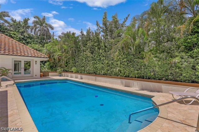 655 Galleon DR, Naples, FL 34102