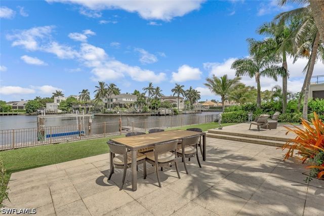 655 Galleon DR, Naples, FL 34102