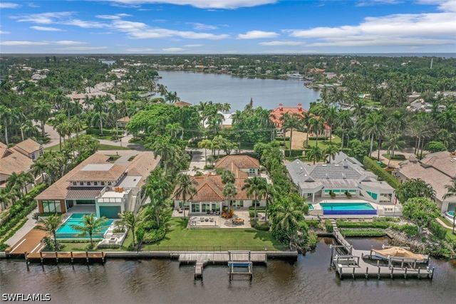 655 Galleon DR, Naples, FL 34102