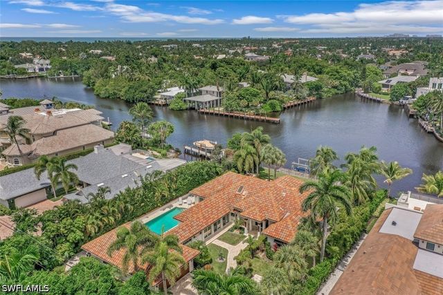 655 Galleon DR, Naples, FL 34102