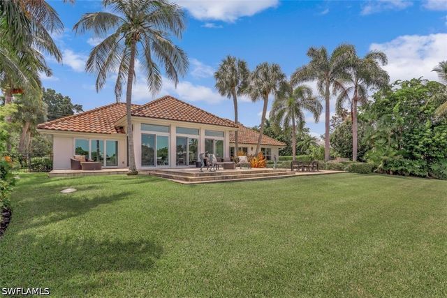655 Galleon DR, Naples, FL 34102