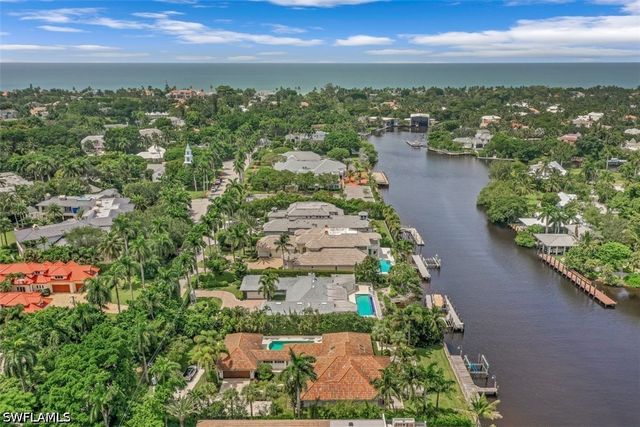 655 Galleon DR, Naples, FL 34102