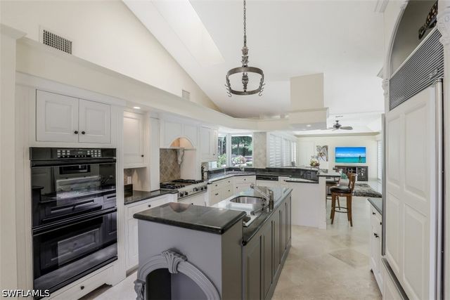 655 Galleon DR, Naples, FL 34102