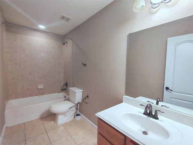 1206 Larks Trace Lane, Houston, TX 77090