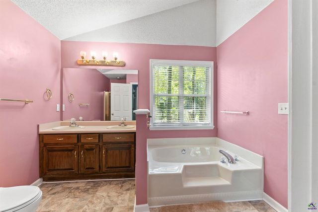 5626 Janeru Circle, Macon, GA 31216