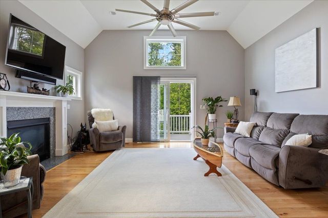 24 Red Barn Drive, Dover, NH 03820