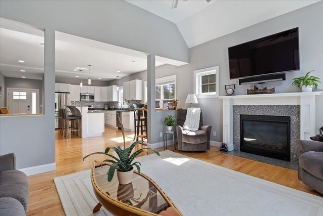 24 Red Barn Drive, Dover, NH 03820