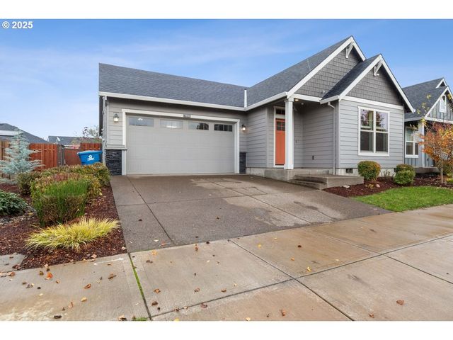 1396 DAHLIA St, Woodburn, OR 97071
