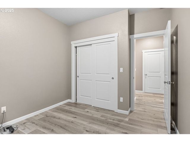 1396 DAHLIA St, Woodburn, OR 97071