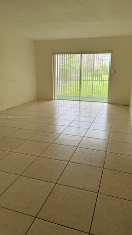 3774 Inverrary Blvd 105P, Lauderhill, FL 33319