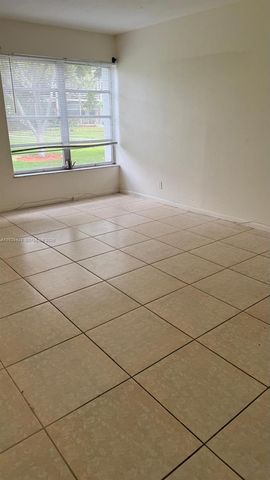 3774 Inverrary Blvd 105P, Lauderhill, FL 33319