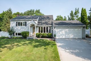 7 Layne Way, Northport, NY 11768