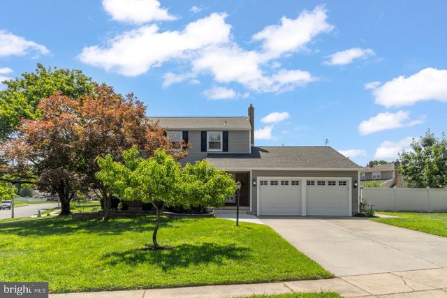 6 STONEBRIDGE RD, Cherry Hill, NJ 08003