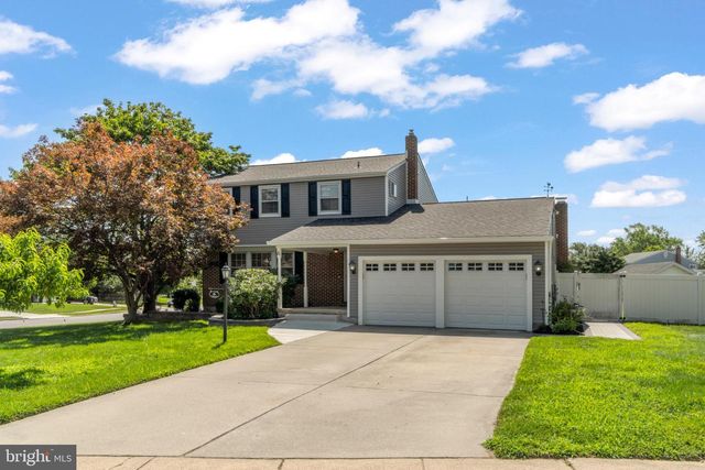 6 STONEBRIDGE RD, Cherry Hill, NJ 08003
