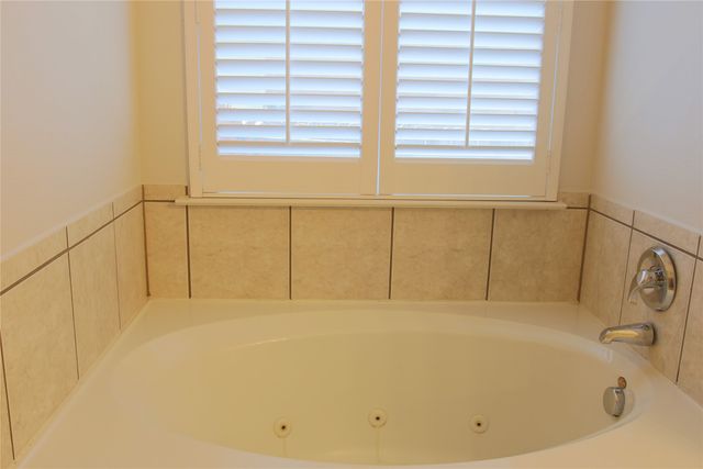 7525 Parkgate Drive, Fort Worth, TX 76137