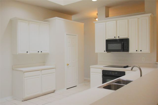 7525 Parkgate Drive, Fort Worth, TX 76137