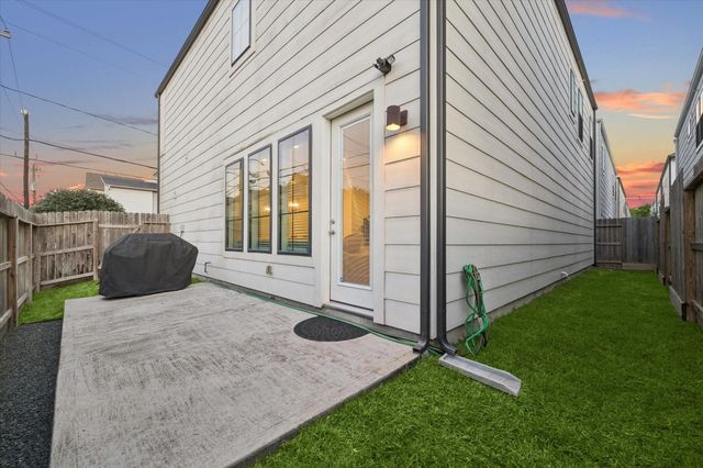2313 Langston Street, Houston, TX 77007