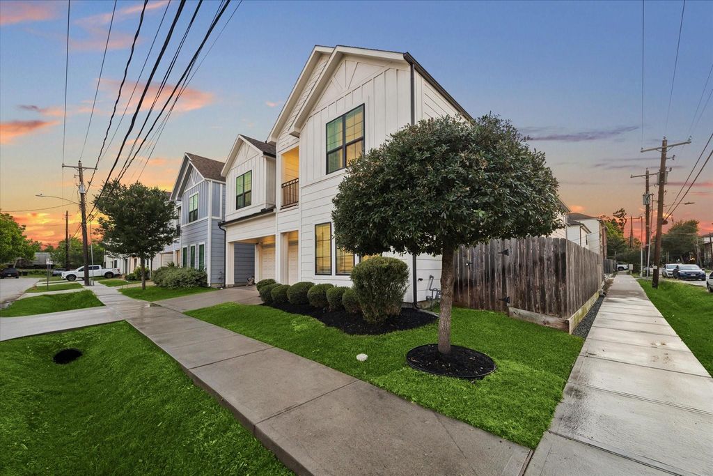 2313 Langston Street, Houston, TX 77007