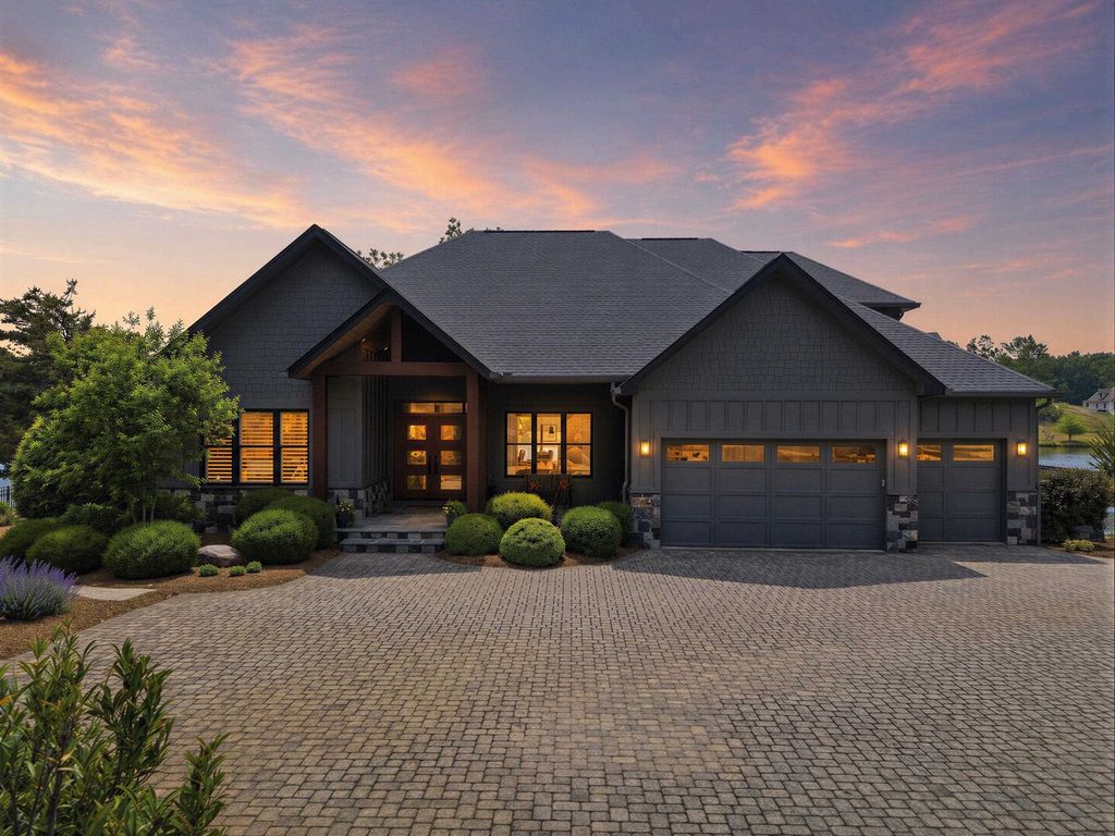 984 Mapleton Lane, Columbus, NC 28722
