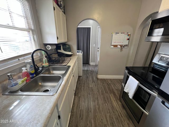 1001 N WINSLOW Avenue, Winslow, AZ 86047