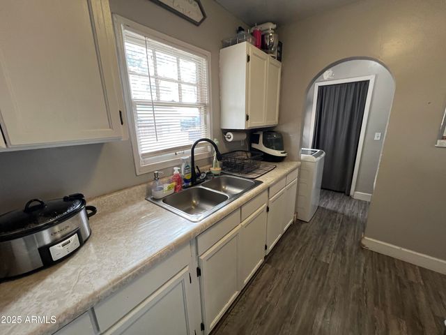 1001 N WINSLOW Avenue, Winslow, AZ 86047