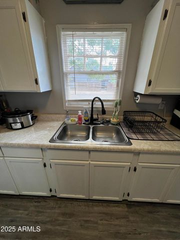 1001 N WINSLOW Avenue, Winslow, AZ 86047