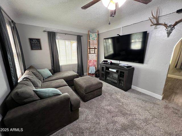 1001 N WINSLOW Avenue, Winslow, AZ 86047