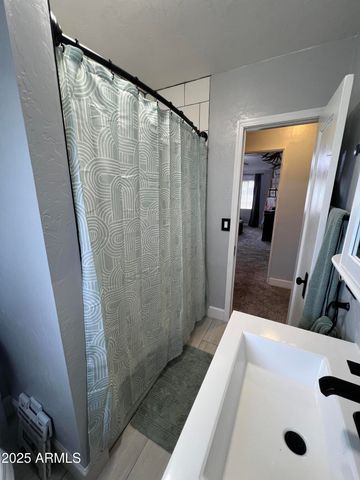 1001 N WINSLOW Avenue, Winslow, AZ 86047