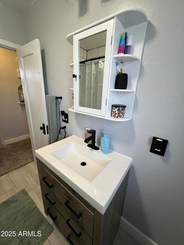 1001 N WINSLOW Avenue, Winslow, AZ 86047