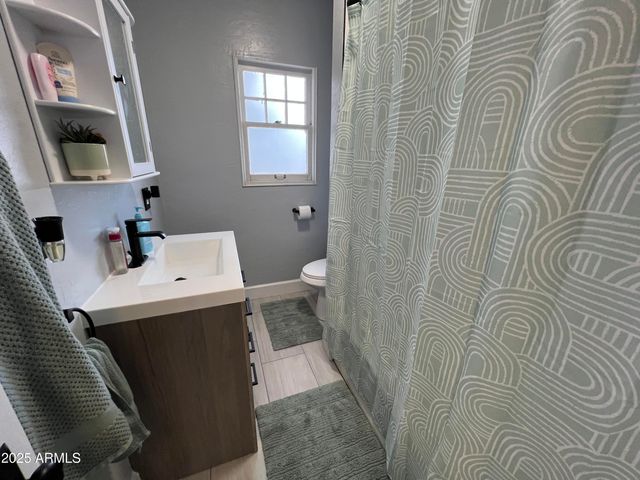 1001 N WINSLOW Avenue, Winslow, AZ 86047