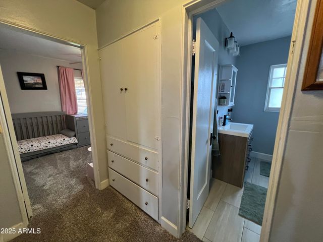 1001 N WINSLOW Avenue, Winslow, AZ 86047