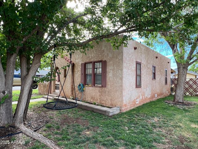 1001 N WINSLOW Avenue, Winslow, AZ 86047