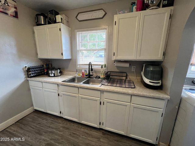 1001 N WINSLOW Avenue, Winslow, AZ 86047