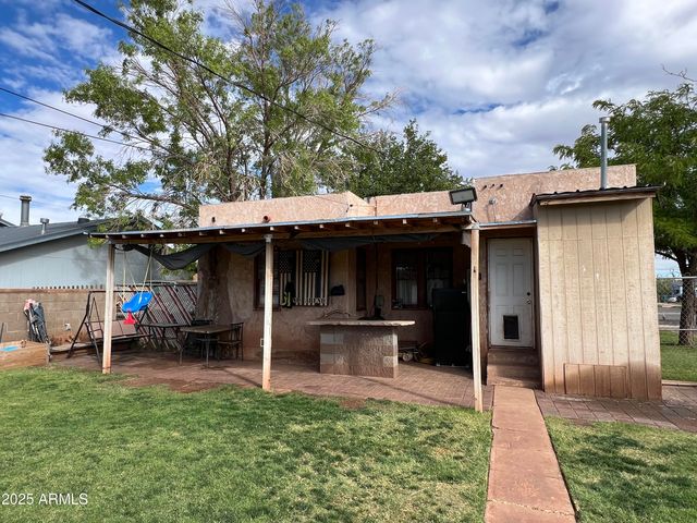 1001 N WINSLOW Avenue, Winslow, AZ 86047