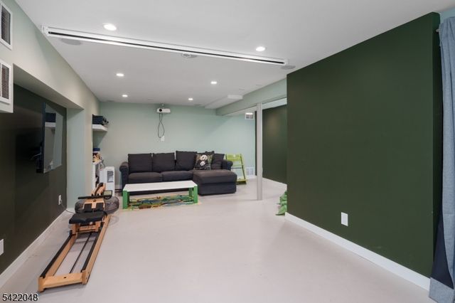 957 Cherry Hill Rd, Montgomery Twp., NJ 08540
