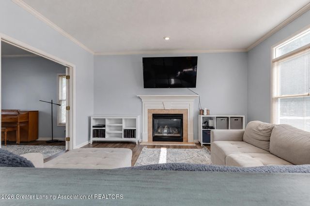 2212 Beechnut Trail, Holt, MI 48842
