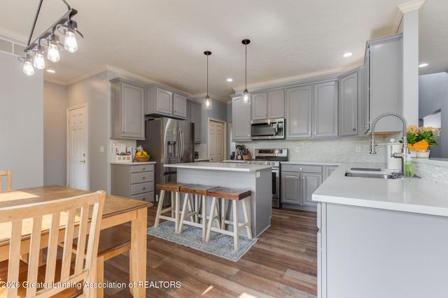 2212 Beechnut Trail, Holt, MI 48842