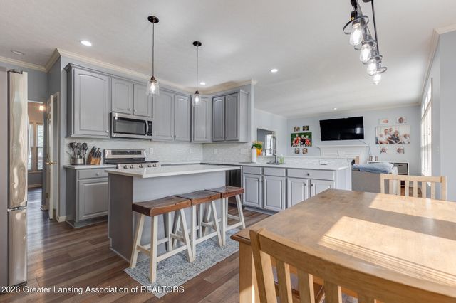 2212 Beechnut Trail, Holt, MI 48842