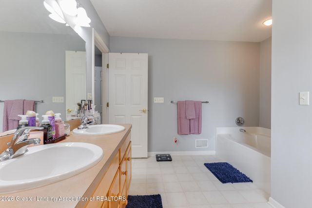 2212 Beechnut Trail, Holt, MI 48842