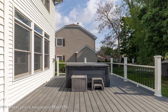 2212 Beechnut Trail, Holt, MI 48842