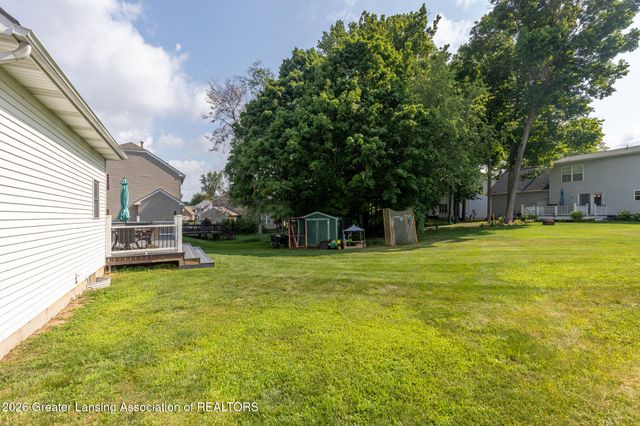 2212 Beechnut Trail, Holt, MI 48842