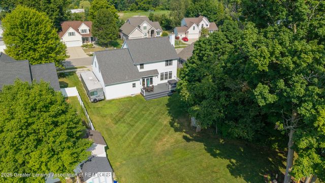2212 Beechnut Trail, Holt, MI 48842