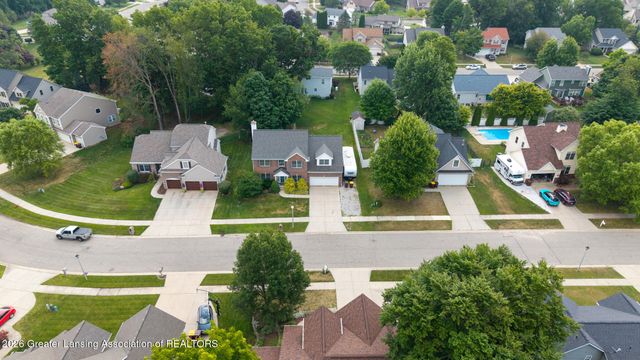 2212 Beechnut Trail, Holt, MI 48842
