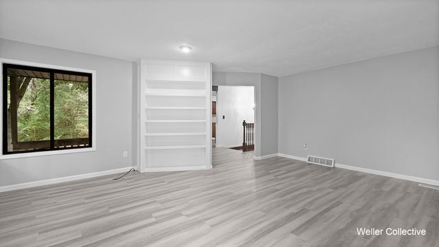 11030 Grand River Drive Se, Lowell Twp, MI 49331