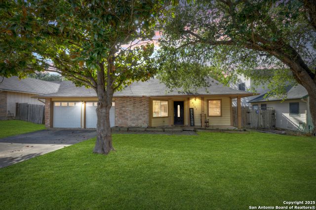 8132 Pioneer Oak, Converse, TX 78109