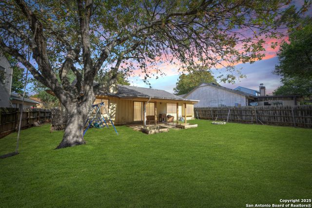 8132 Pioneer Oak, Converse, TX 78109