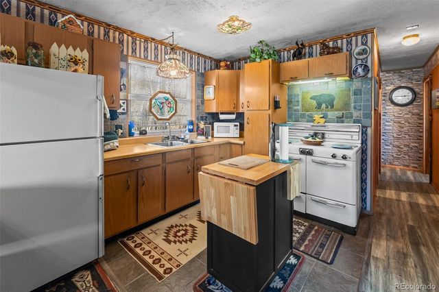 888 W Longbow Drive, Jefferson, CO 80456